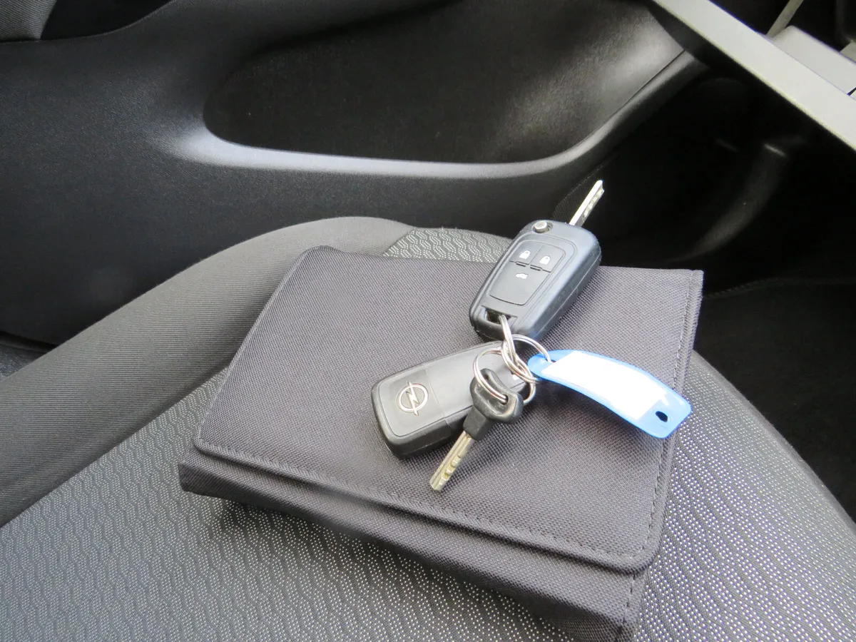 Opel Corsa 2017 5DR 1.4 PETROL IN SILVER - Image 4