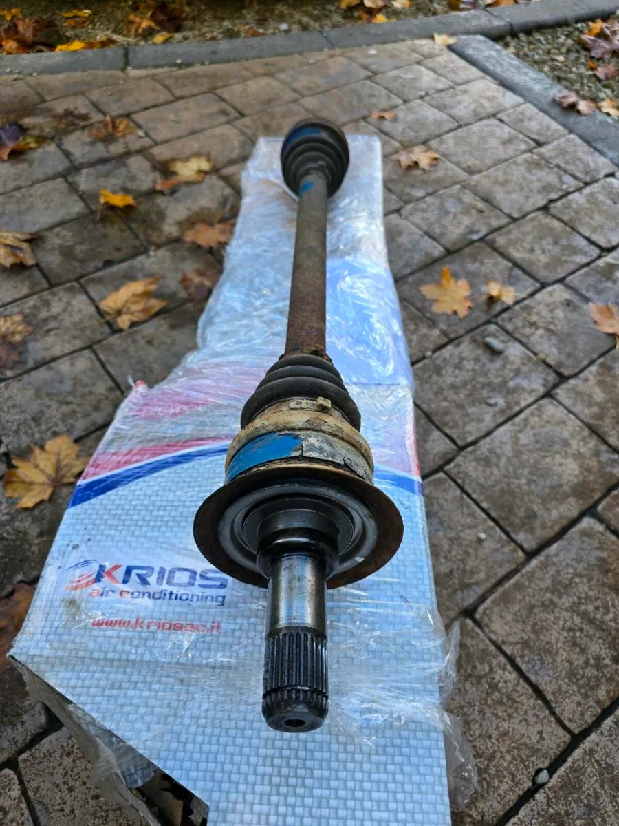 Left rear driveshaft - BMW X3 F25 automatic 2014 - Image 1