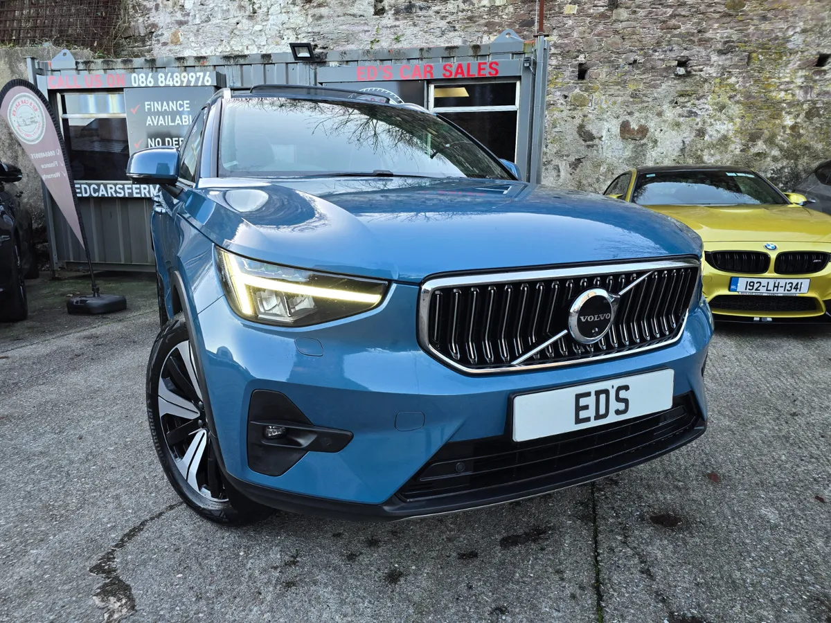 Volvo XC40 T5 Recharge Ultimate Dark BIG SPEC 2022 - Image 2