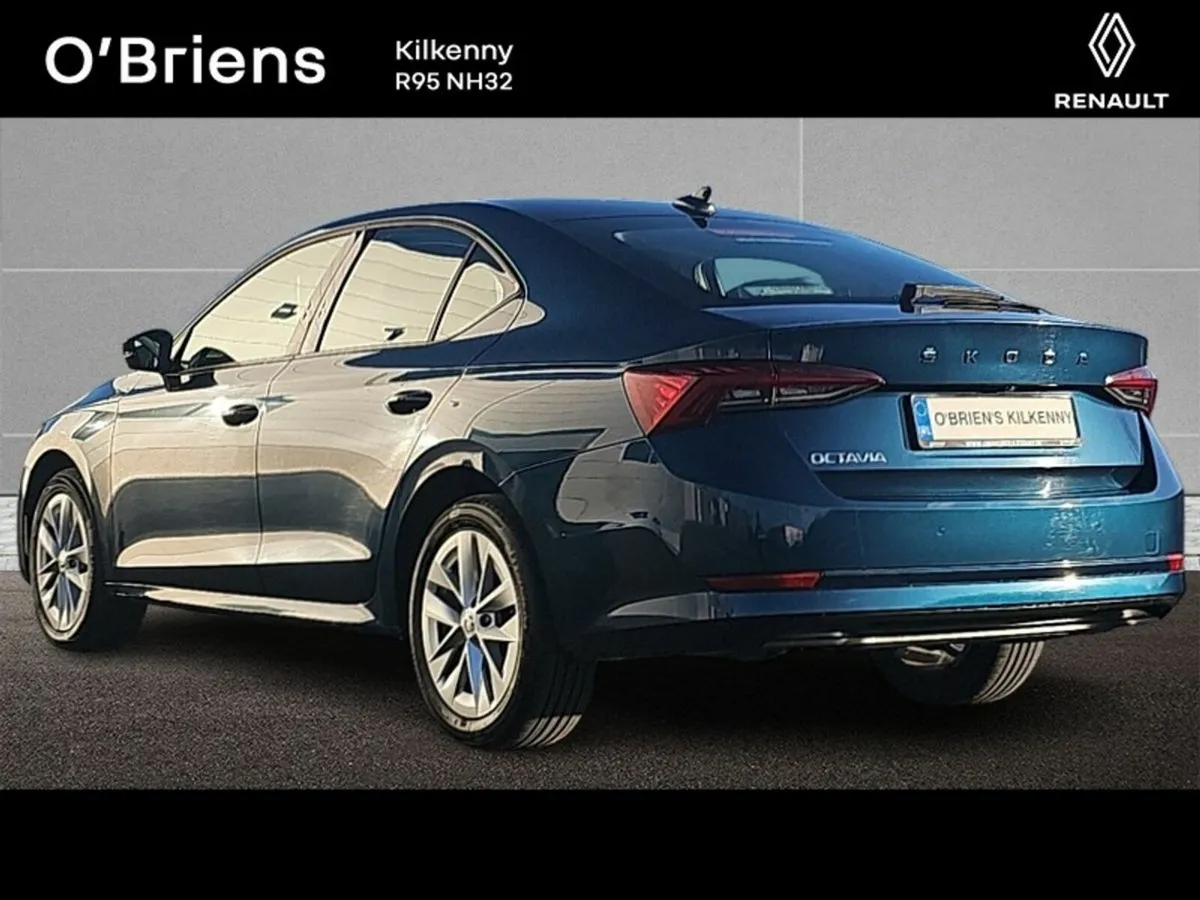 Skoda Octavia AMBITION 2.0 TDI 115 BHP 4DR *1 OWNE - Image 3