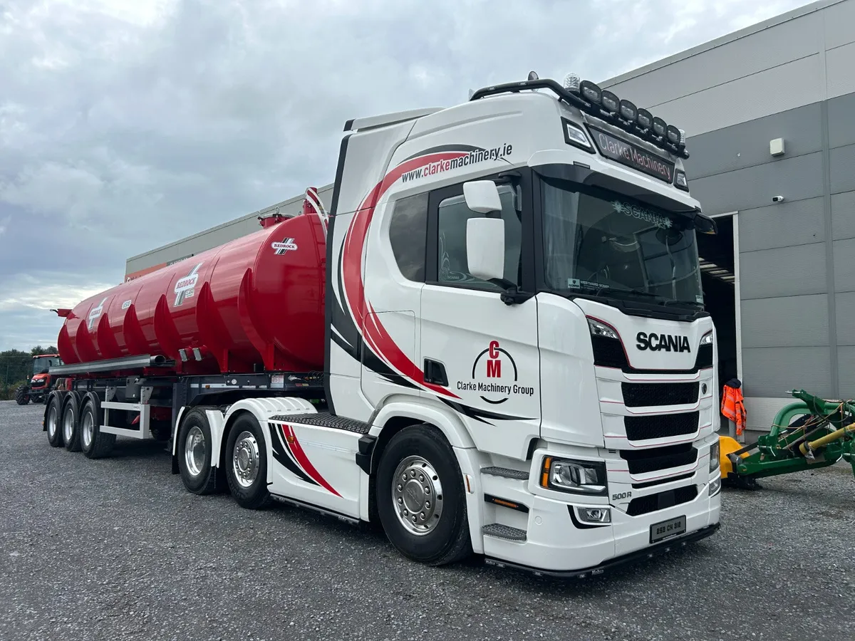 NEW ARTIC VACUUM TANK - 6500 GALLON - Image 4