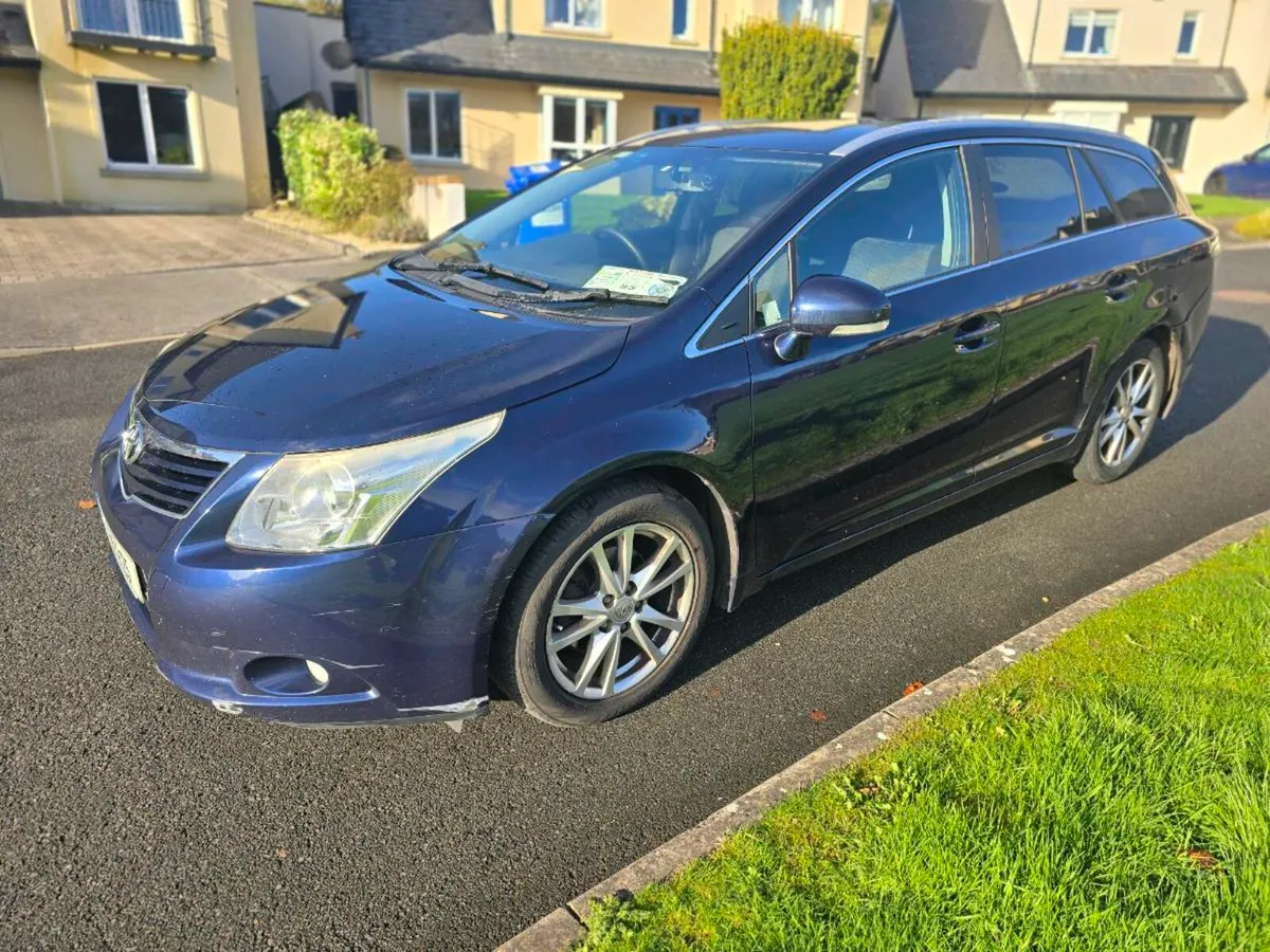 Toyota Avensis 2011 2.0 diesel - Image 3