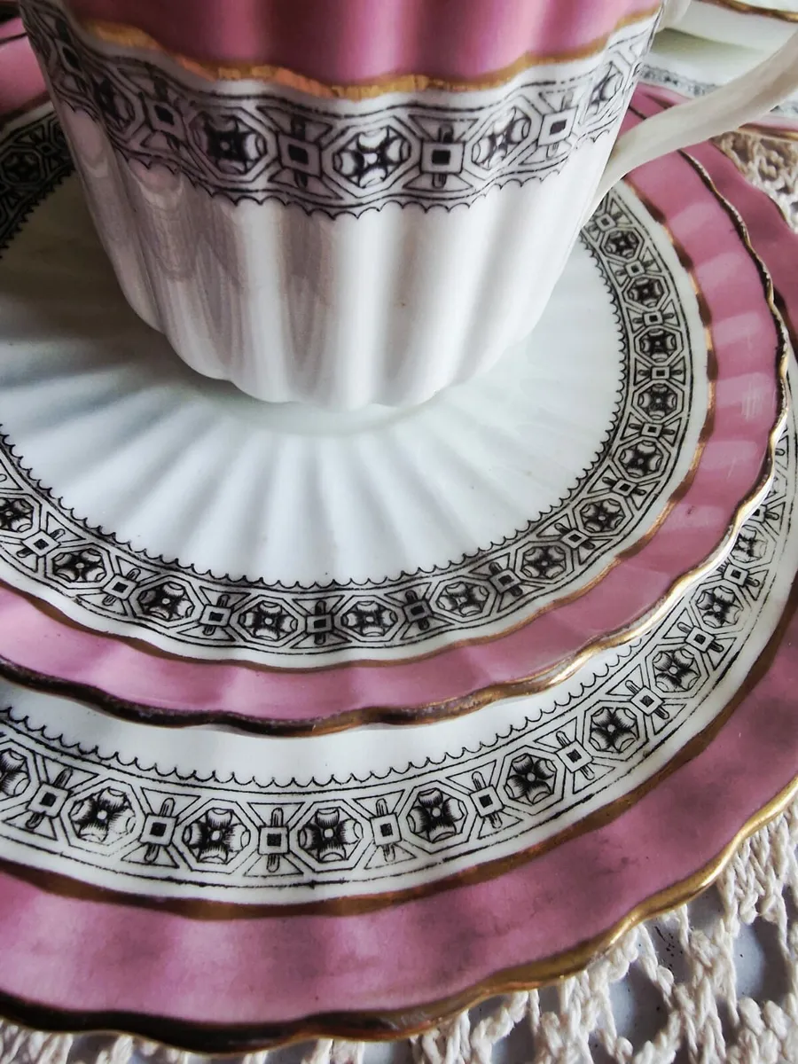 Quality vintage immaculate tea sets - Image 1