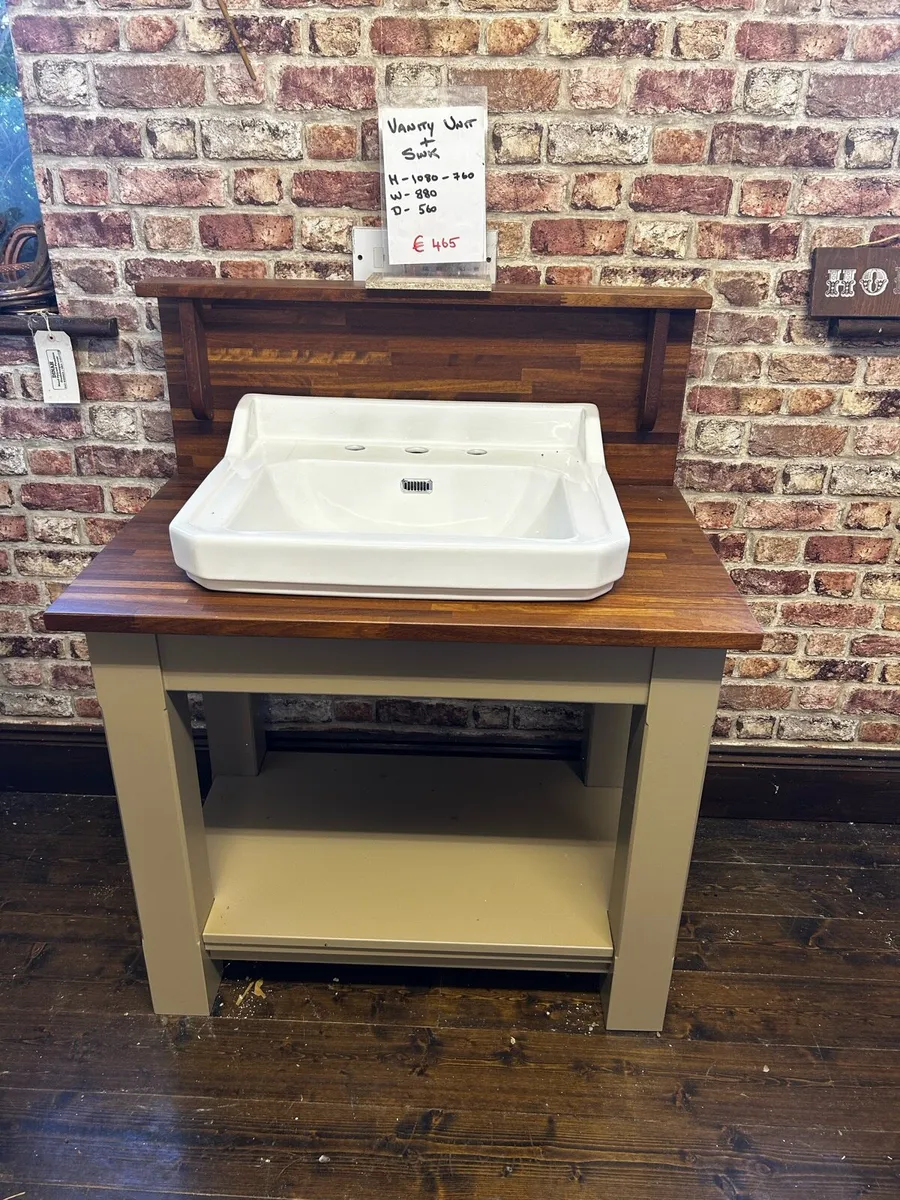 Showroom units to clear - Image 1