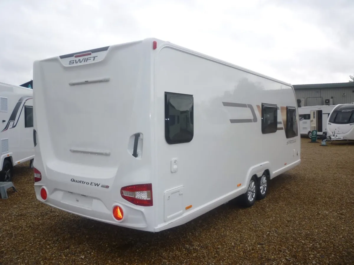 2021 SWIFT QUATTRO E/W 6/7 BERTH CARAVAN - Image 4