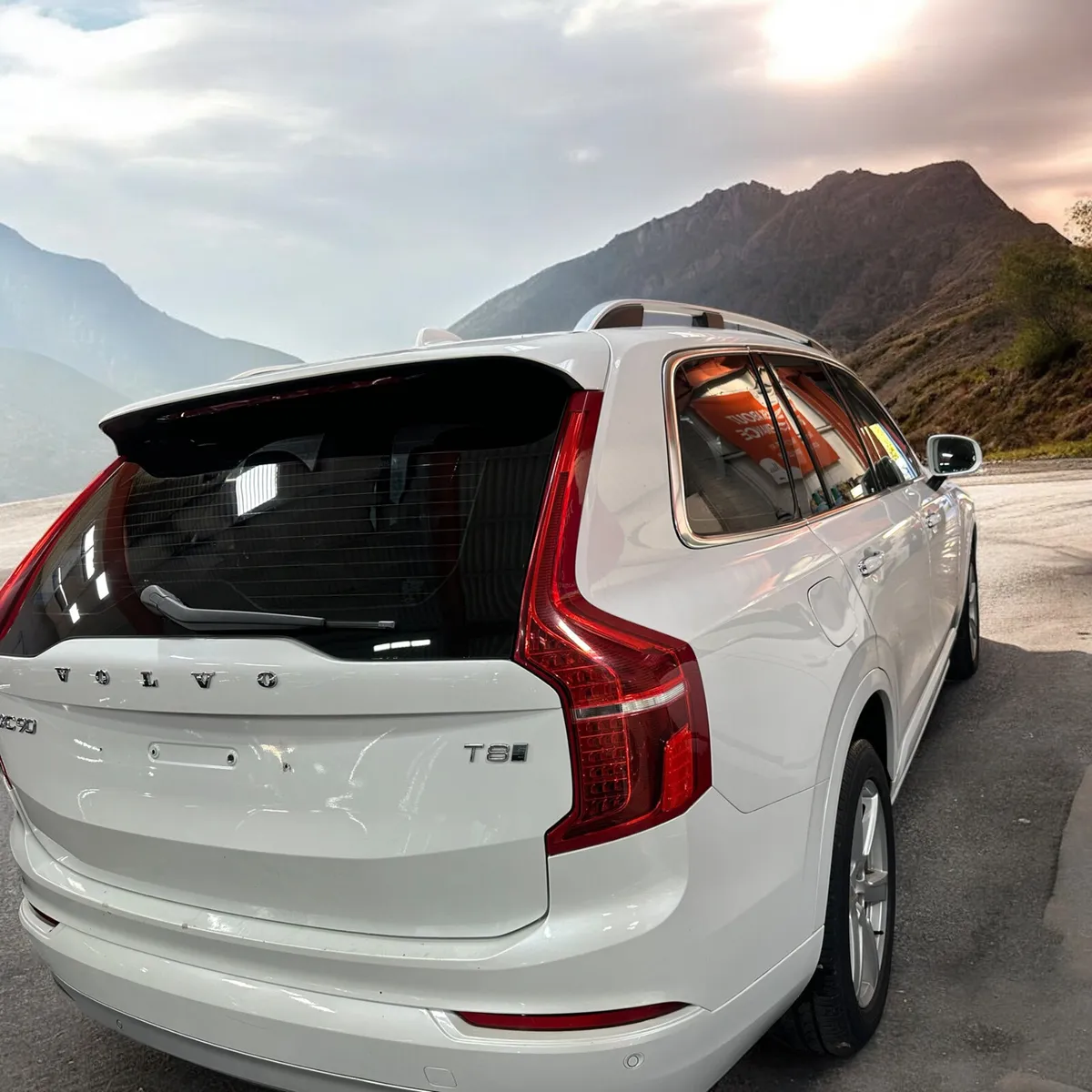 2016 Volvo XC90 2.0 T8 400PS HYBRID MOM 7-SeatAuto - Image 4