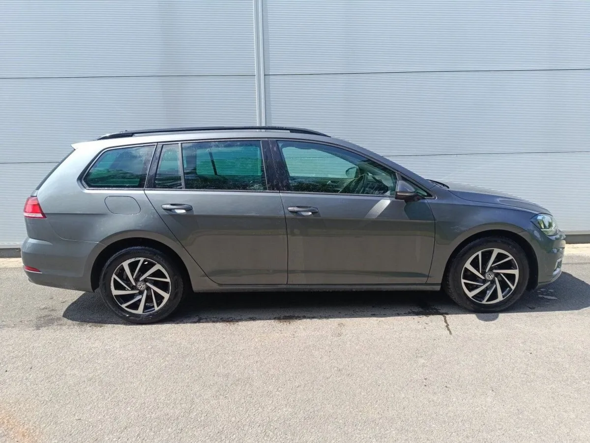 Volkswagen Golf 1.6 TDI 115HP Comfortline Estate - Image 2