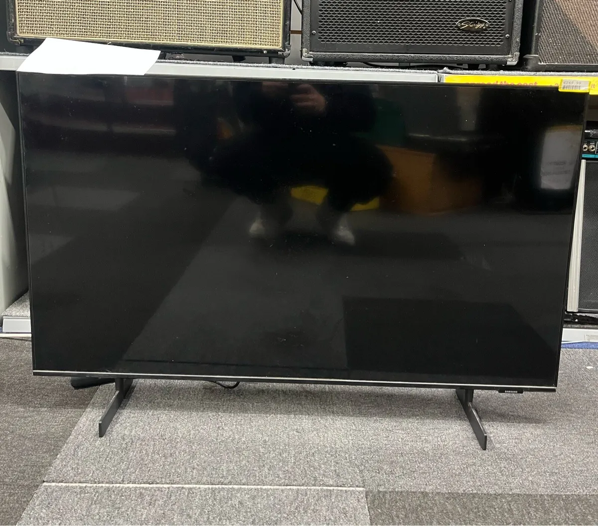 Samsung Smart TV 43 INCH - Image 1
