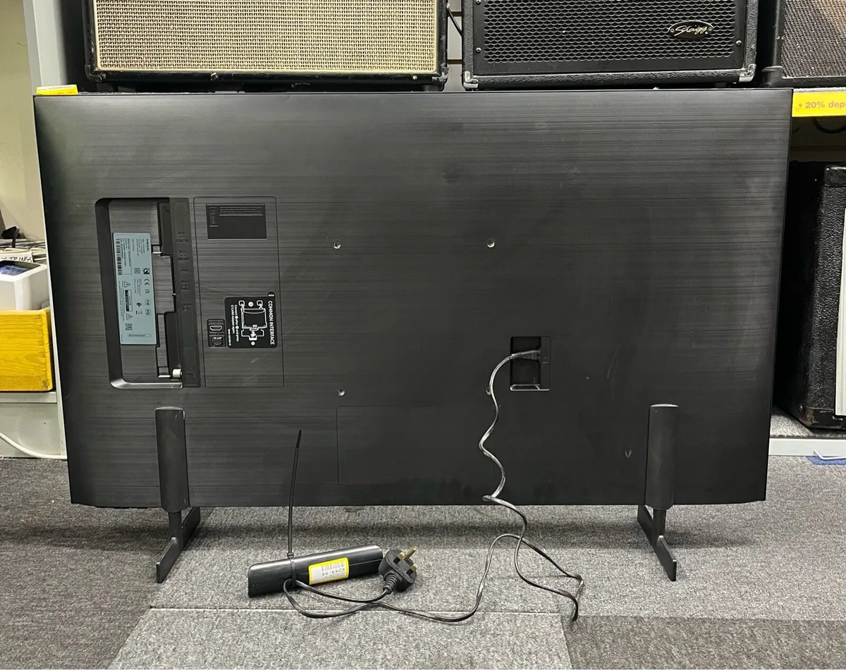 Samsung Smart TV 43 INCH - Image 2