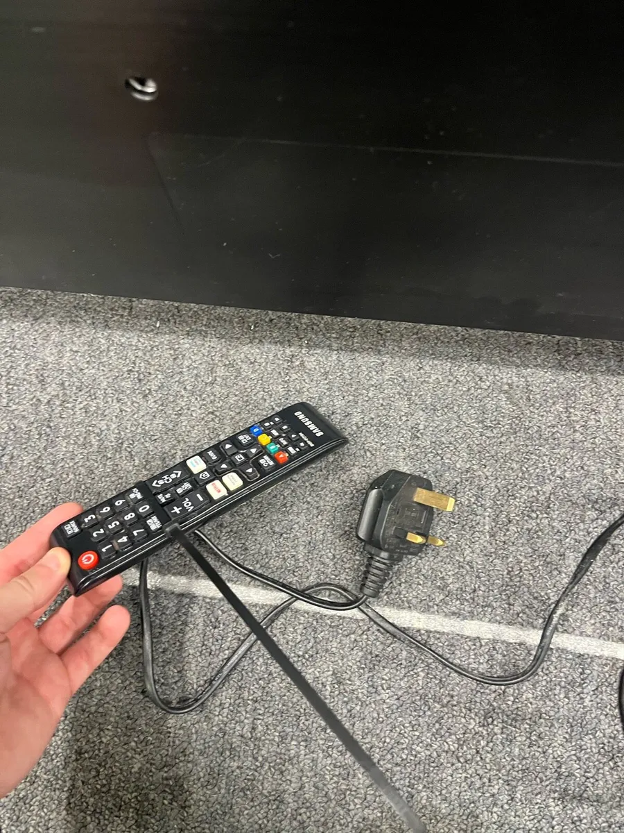 Samsung Smart TV 43 INCH - Image 3