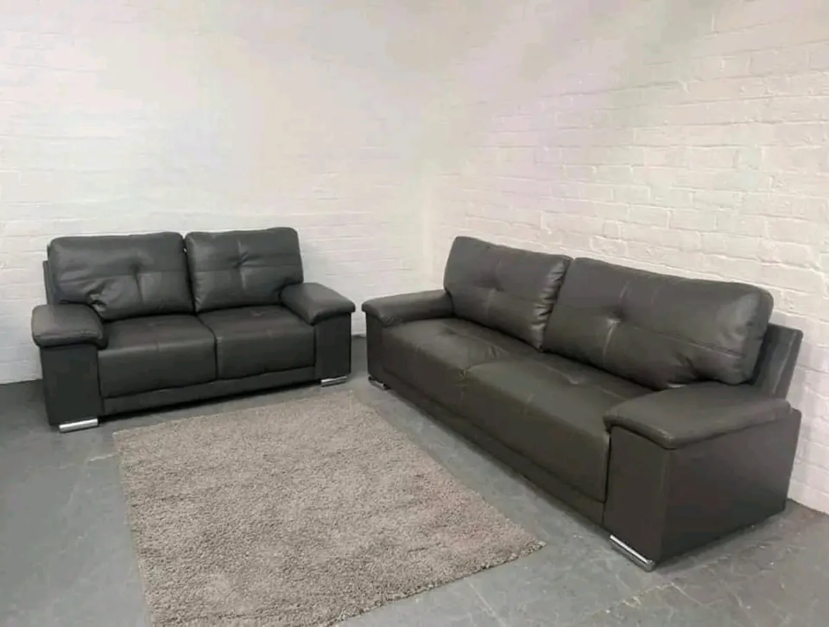 Hanson Leather Fullback Cushions Sofa Set - Image 4