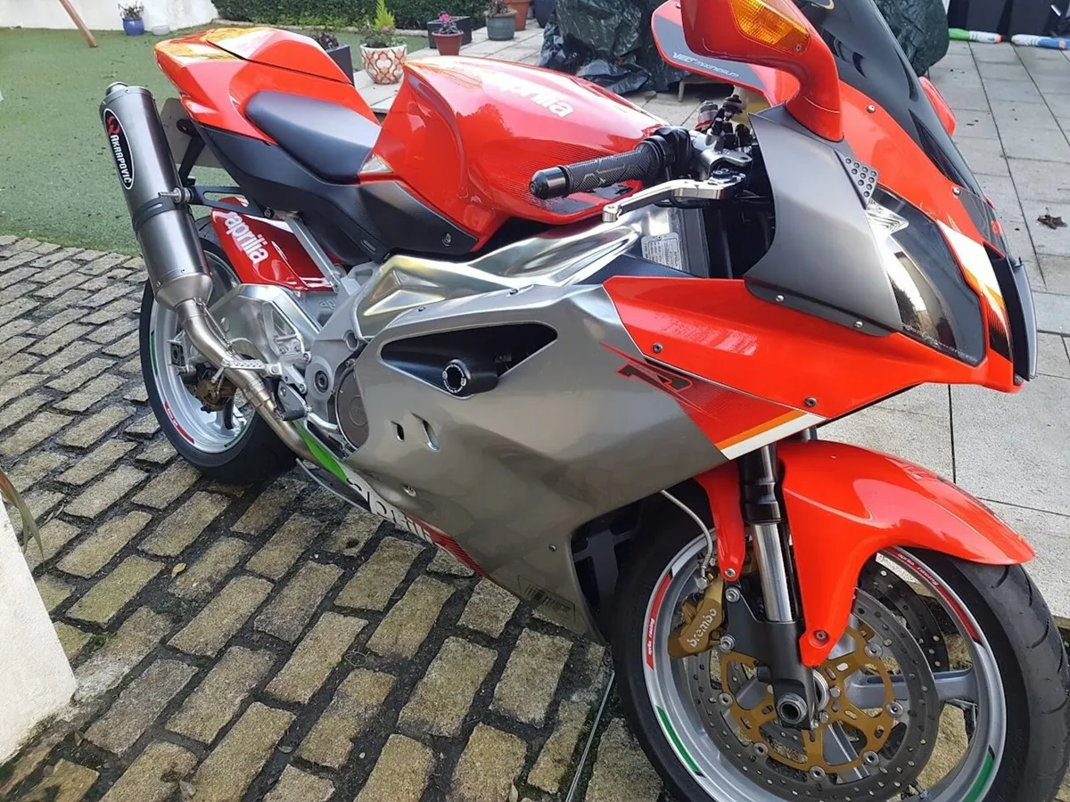 Aprilia RSVR 2004 - Image 4