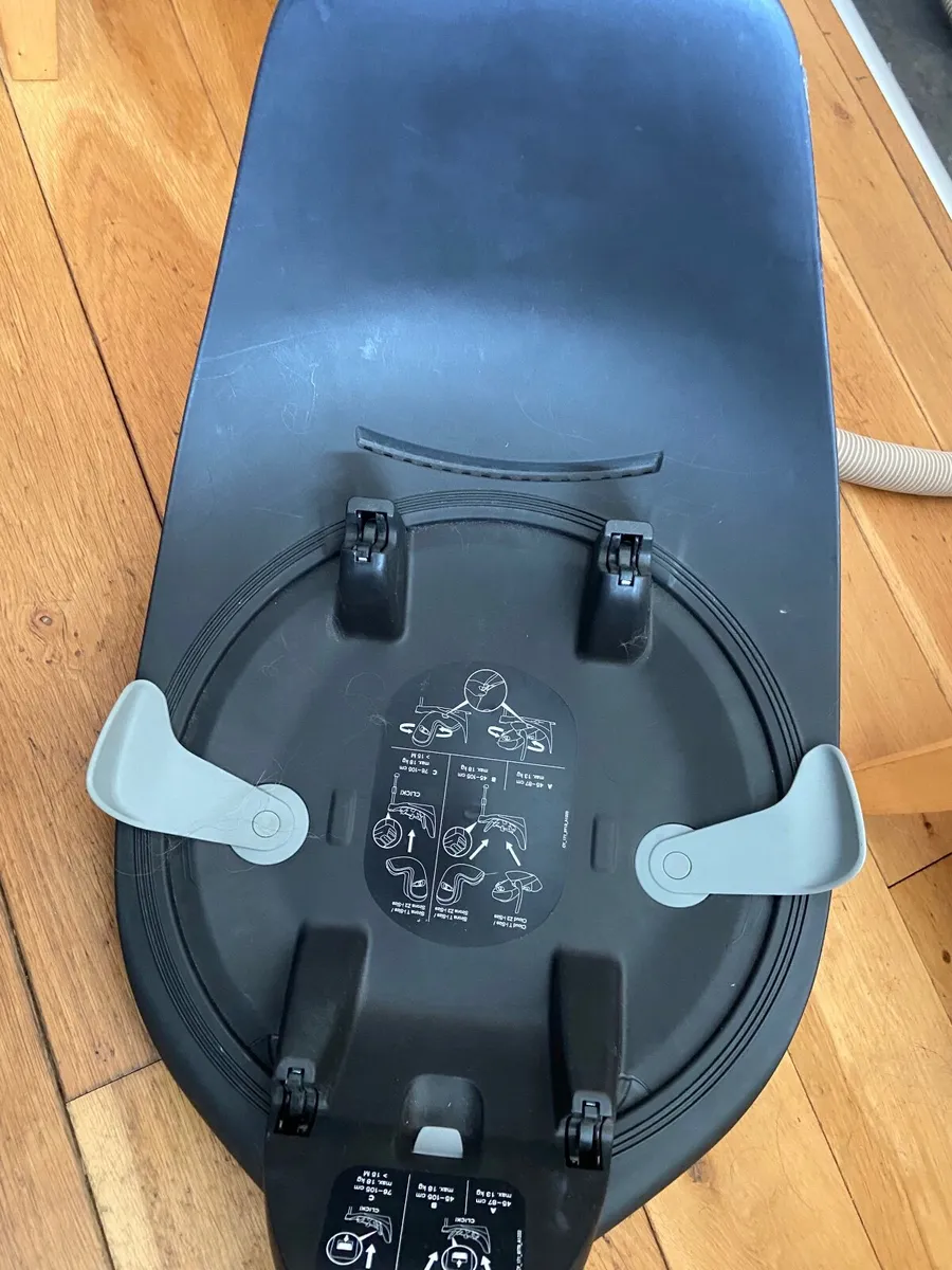 Car seat base Cybex - Image 1