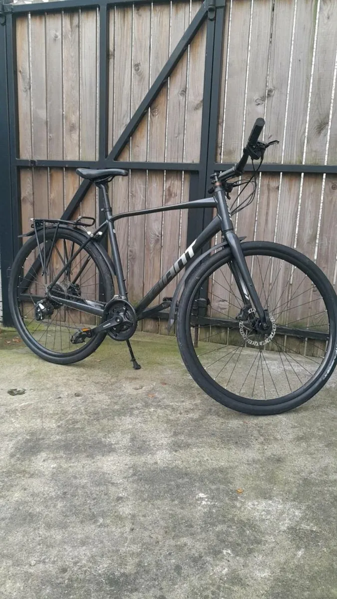 GIANT ESCAPE HYBRID - Image 1