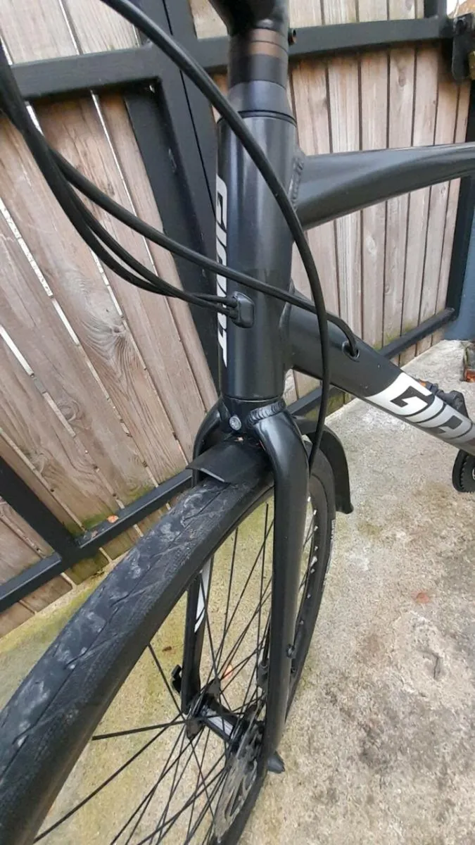 GIANT ESCAPE HYBRID - Image 4