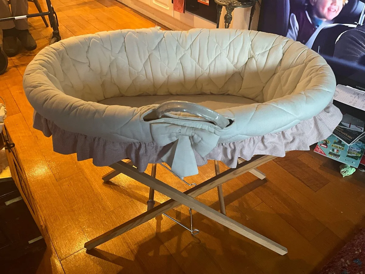 Moses Basket with Stand - Image 1