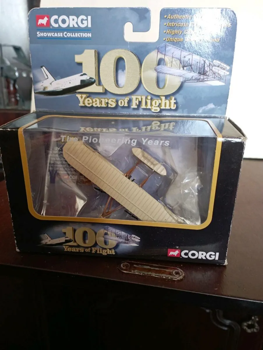 CORGI 💯 YEARS OF FLIGHT DIE -CAST MODLE PLANE. - Image 1