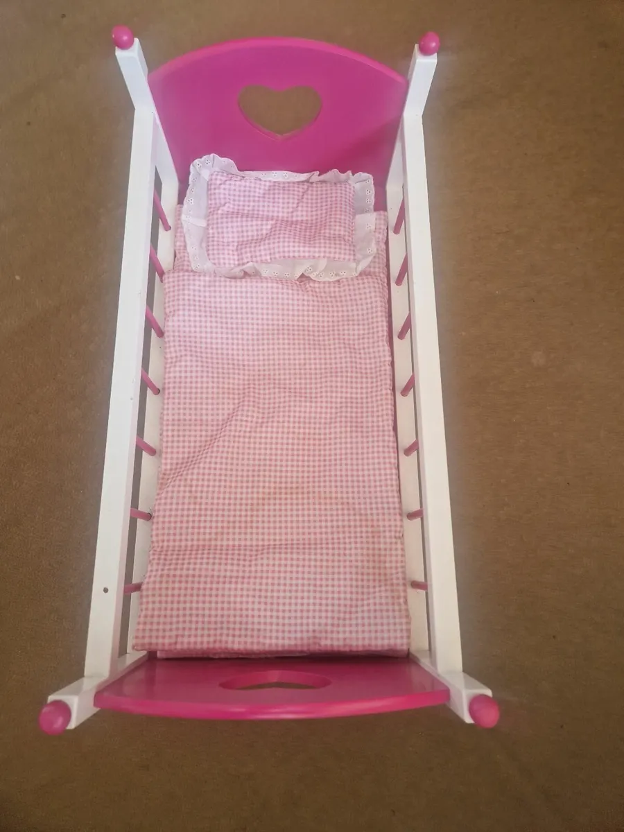 Dolls cot - Image 1