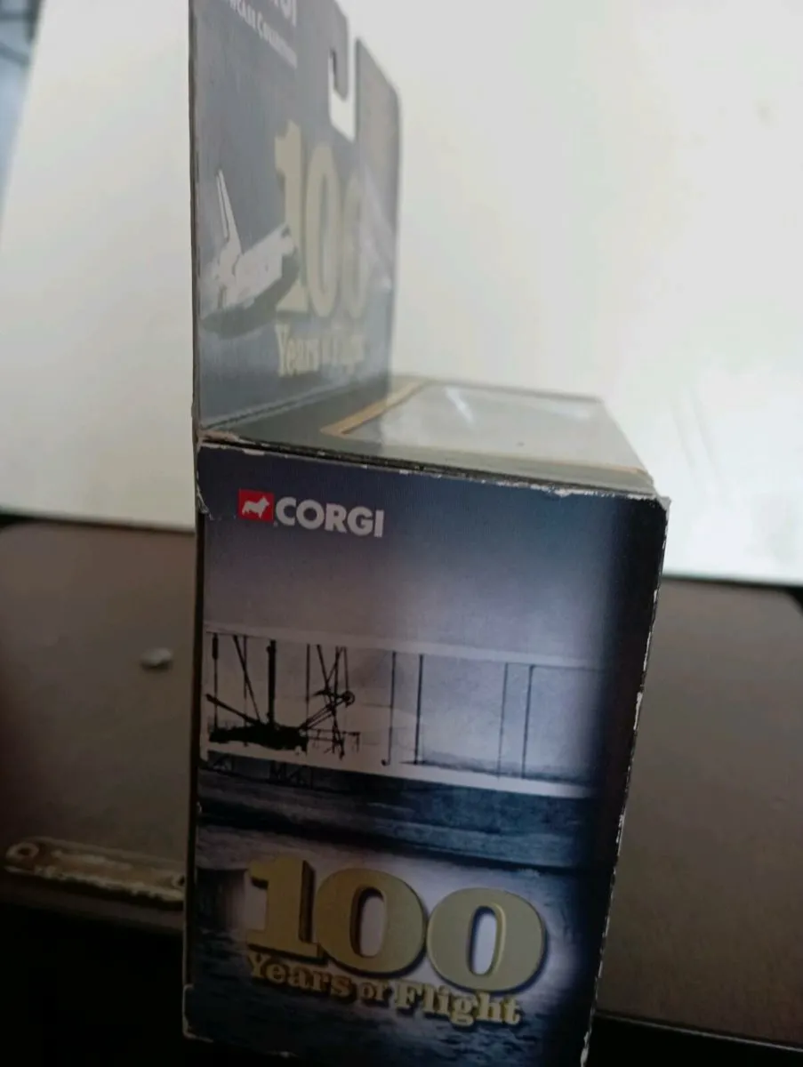CORGI 💯 YEARS OF FLIGHT DIE -CAST MODLE PLANE. - Image 3
