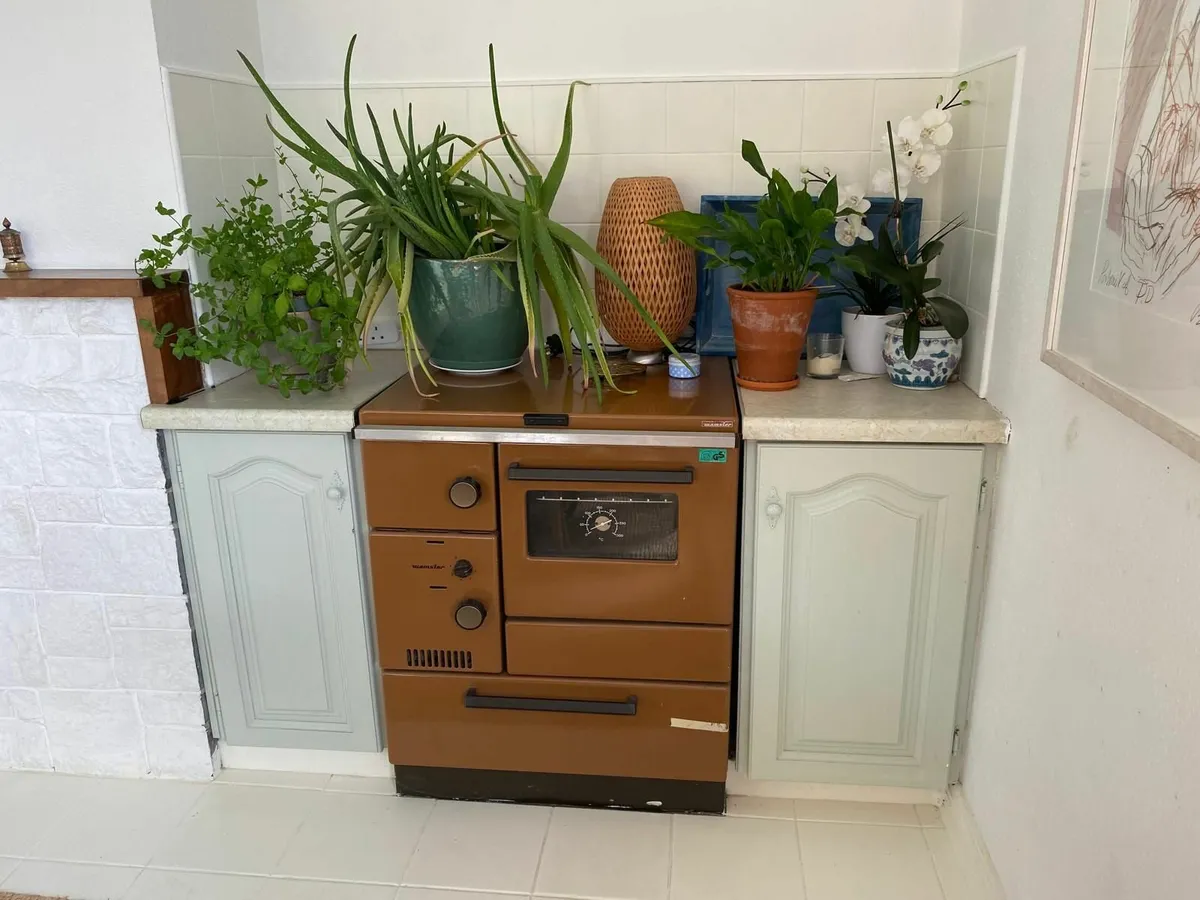 Kitchen range