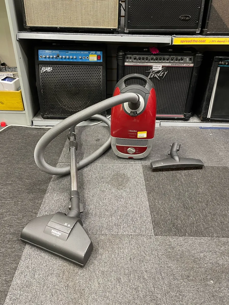 Miele vacuum cleaner - Image 1