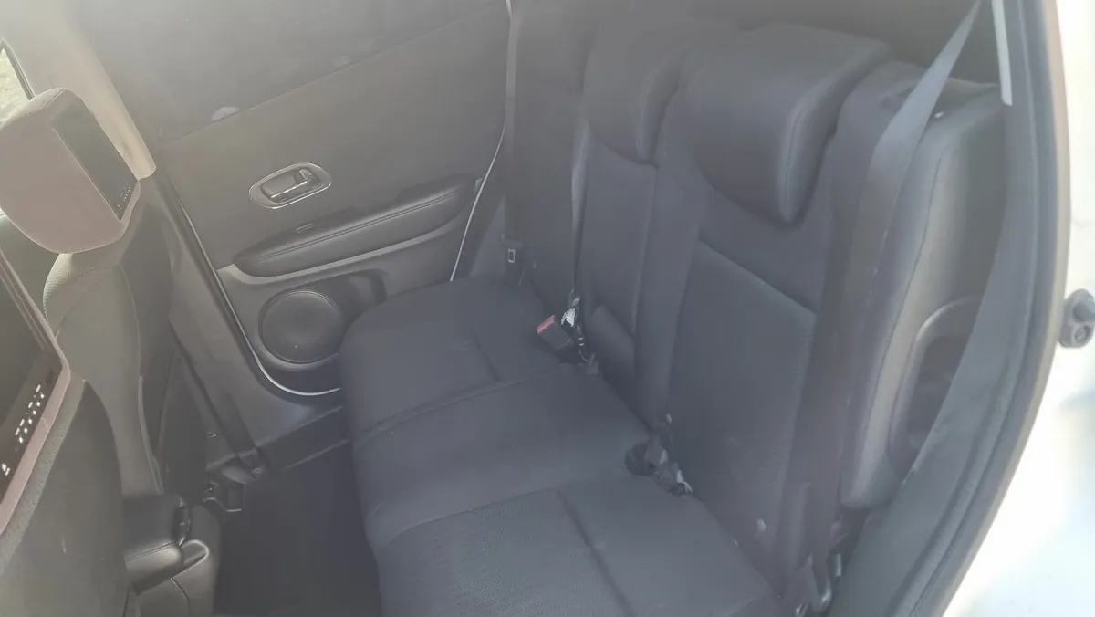 Honda Vezel (hr-v) automatic, hybrid 2015 - Image 3