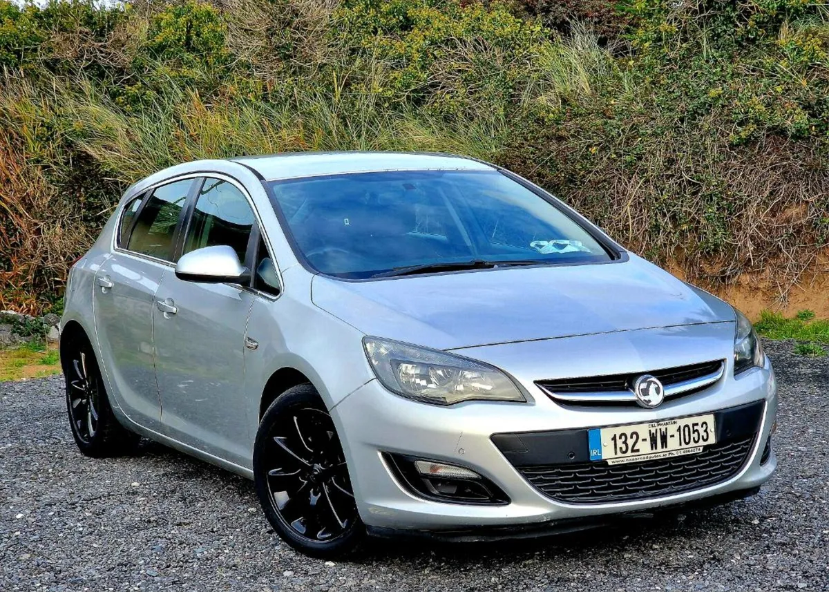 2013 Astra 1.7 CDTi SRi • Sat Nav • Xenons - Image 2