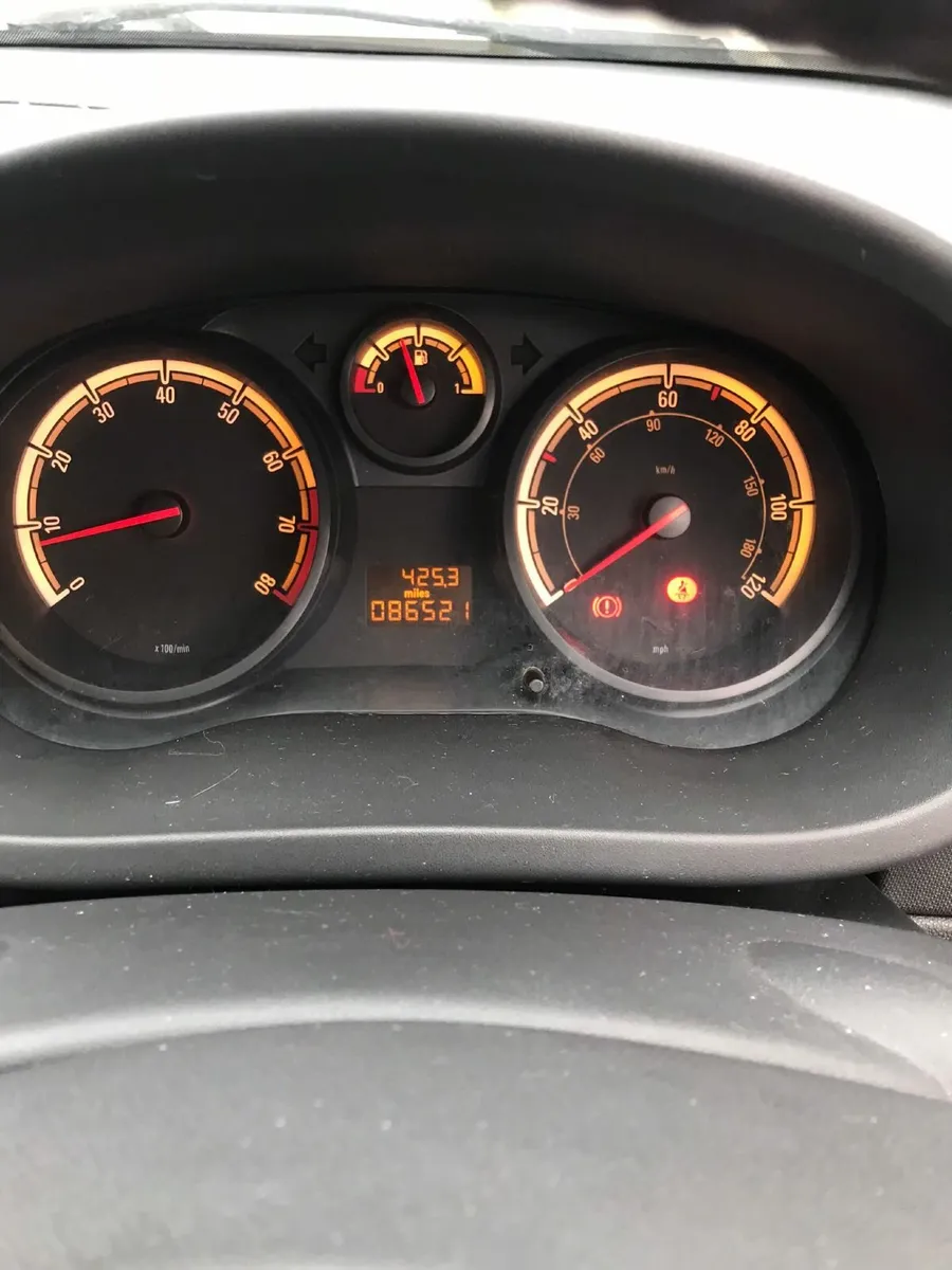 Vauxhall Corsa 2014 - Image 1