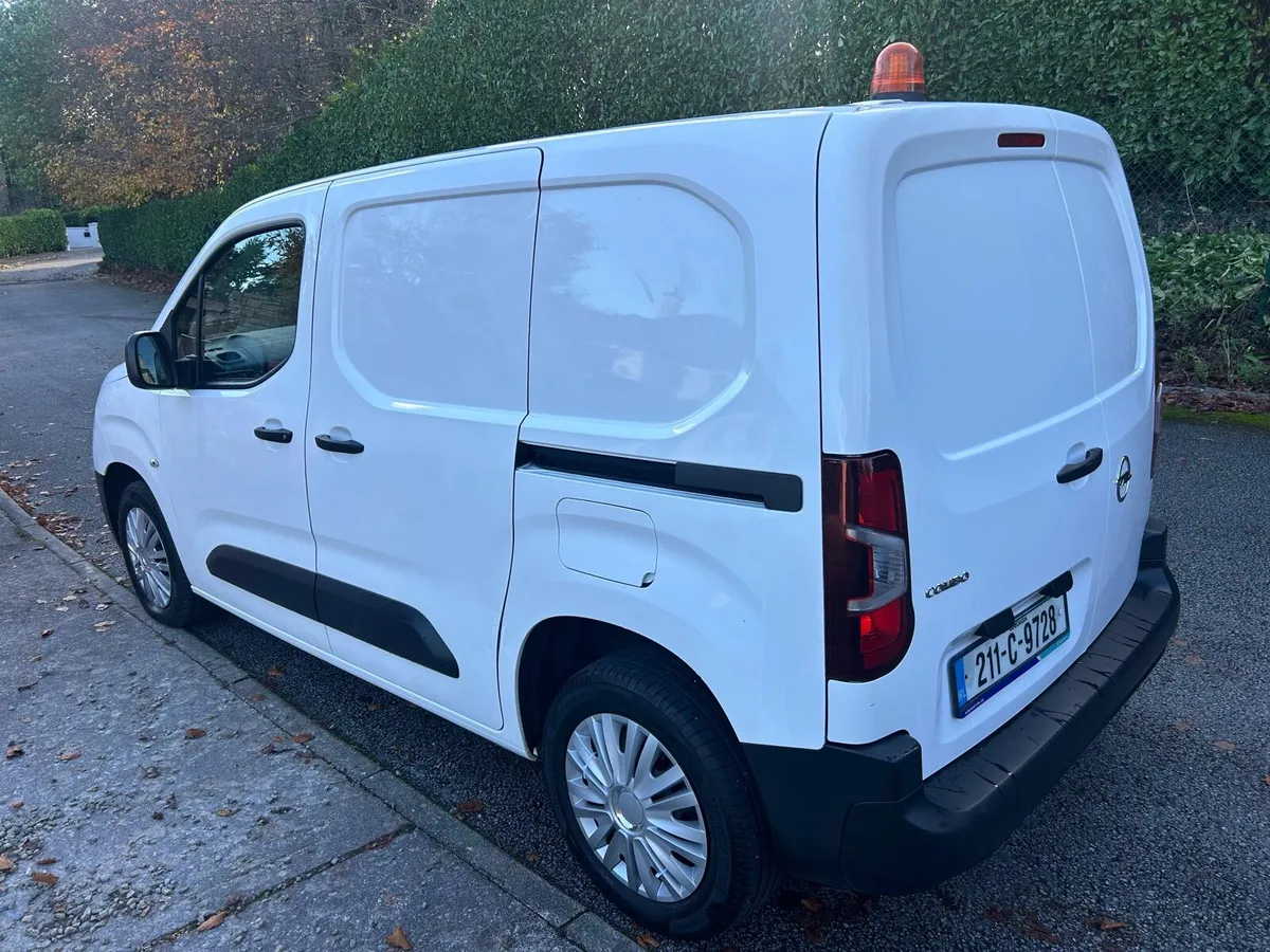 211 Opel combo 3 seater - Image 3