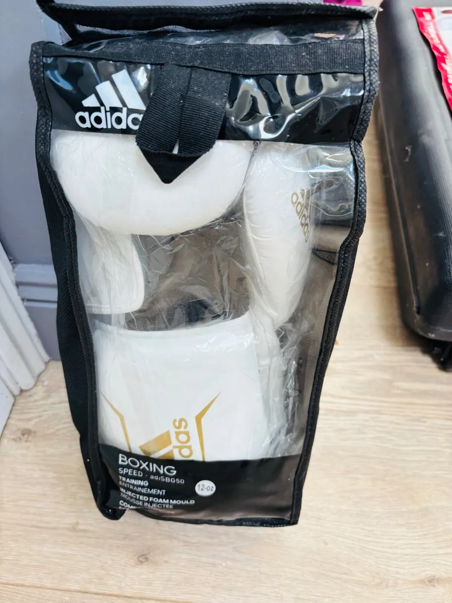 Boxing gloves - Image 1