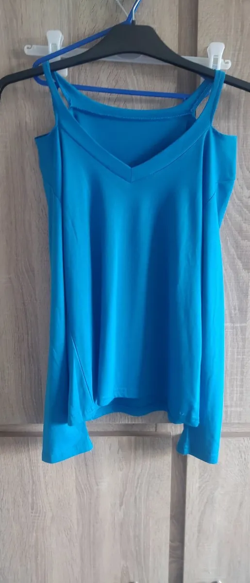 blue top fits sm new cold shoulders - Image 1