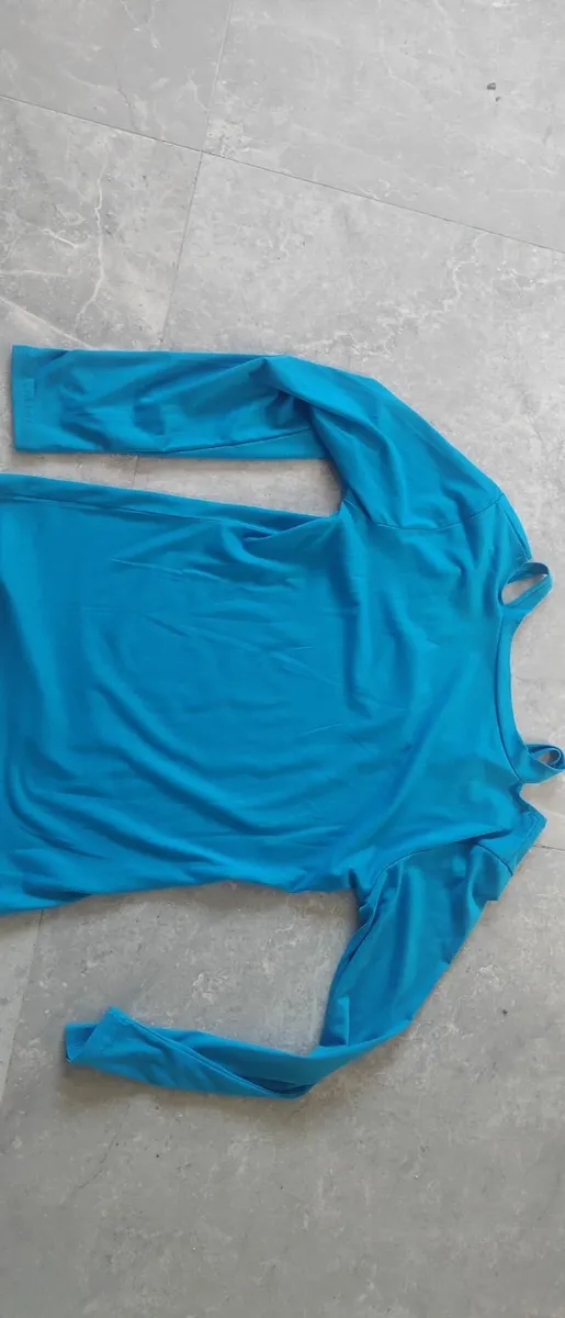 blue top fits sm new cold shoulders - Image 3