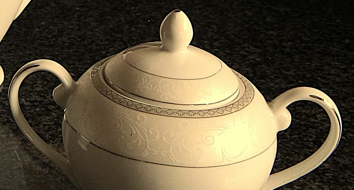 Tipperary Crystal Porcelain Merrion Tea Set - Image 4