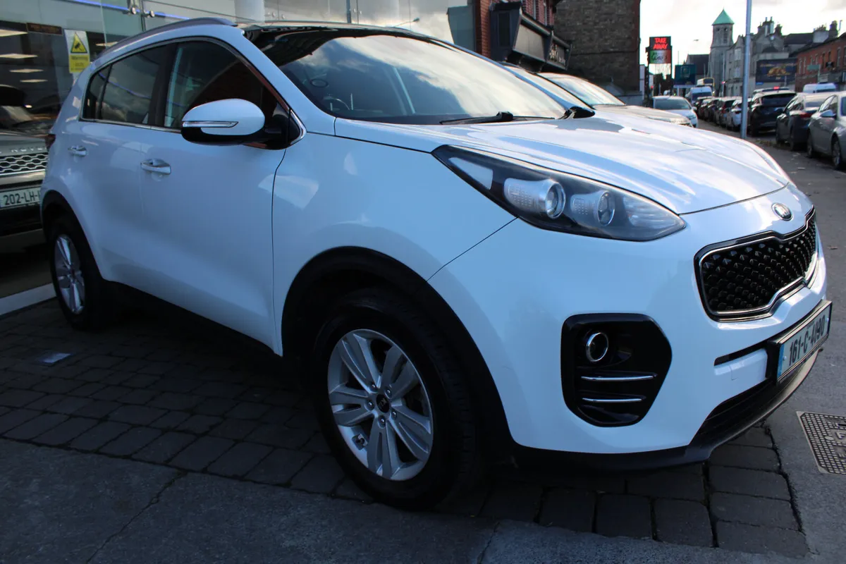 Kia Sportage 1.7 *SUNROOF* 2016 - Image 2