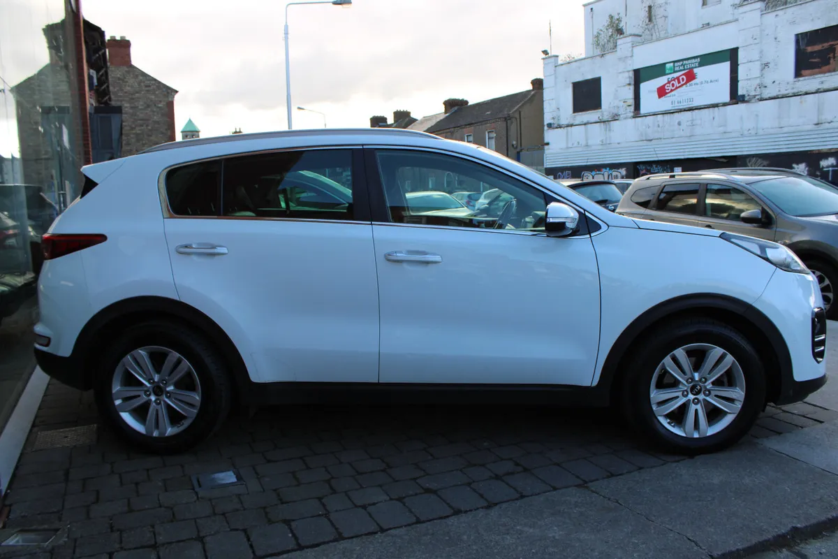 Kia Sportage 1.7 *SUNROOF* 2016 - Image 3