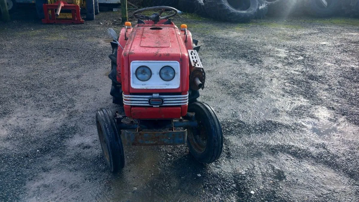 Shibaura Su1301 compact tractor - Image 2