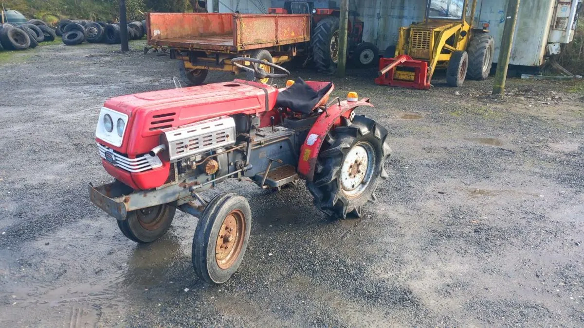 Shibaura Su1301 compact tractor - Image 3