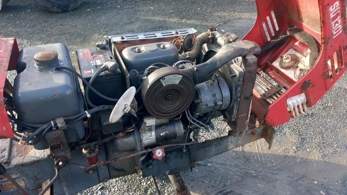 Shibaura Su1301 compact tractor - Image 4