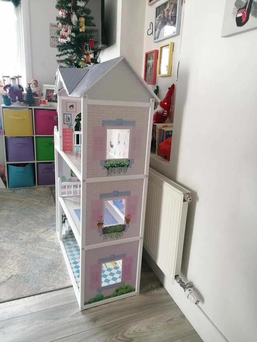 Wooden dolls house - Image 3