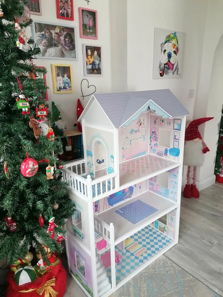 Wooden dolls house - Image 4