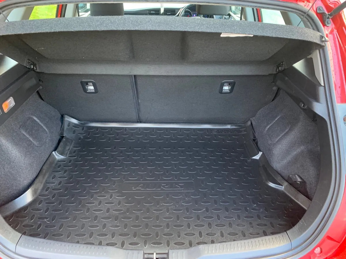 Toyota Auris 2015 - Image 3