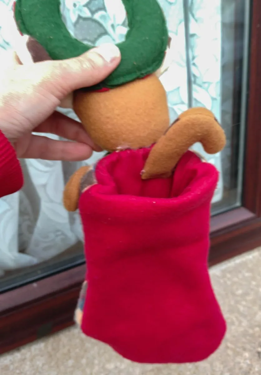 SMALL CHRISTMAS STOCKING. - Image 3