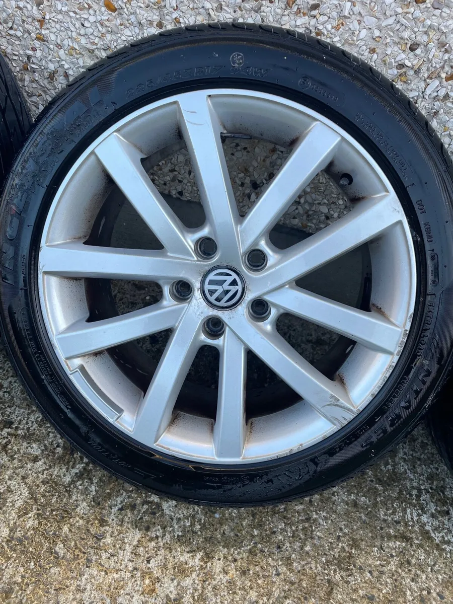 Car Tyre and Alloys - Image 2