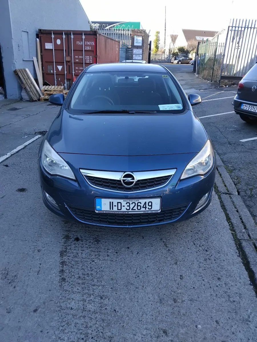 Opel astra 2011 new nct / tax - Image 1