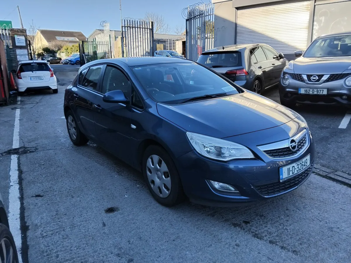 Opel astra 2011 new nct / tax - Image 2