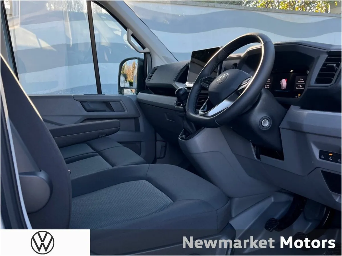 Volkswagen Crafter 35 HIGHLINE 177BHP 6 SPEED 2.0T - Image 2