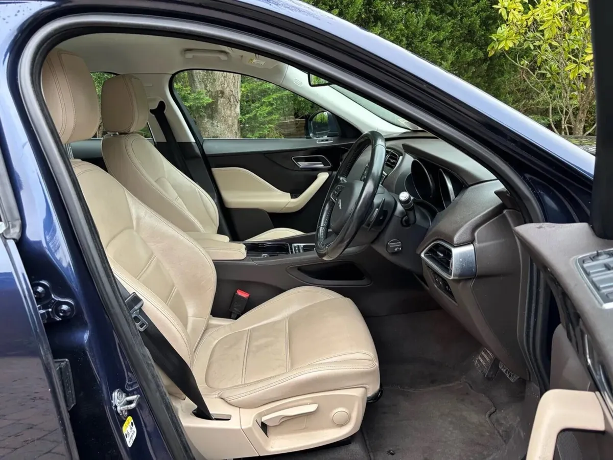 Jaguar F-Pace 2017 - Image 3