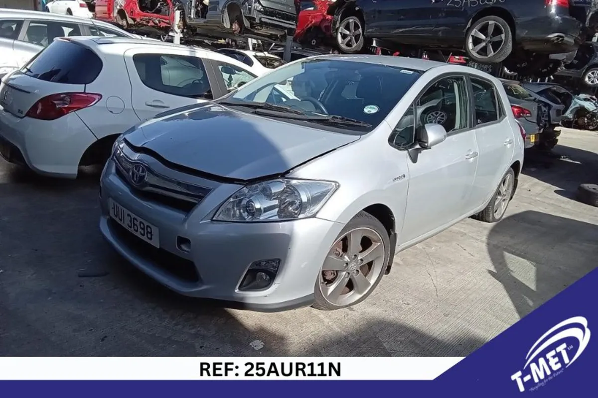 2012 TOYOTA AURIS BREAKING FOR PARTS - Image 1