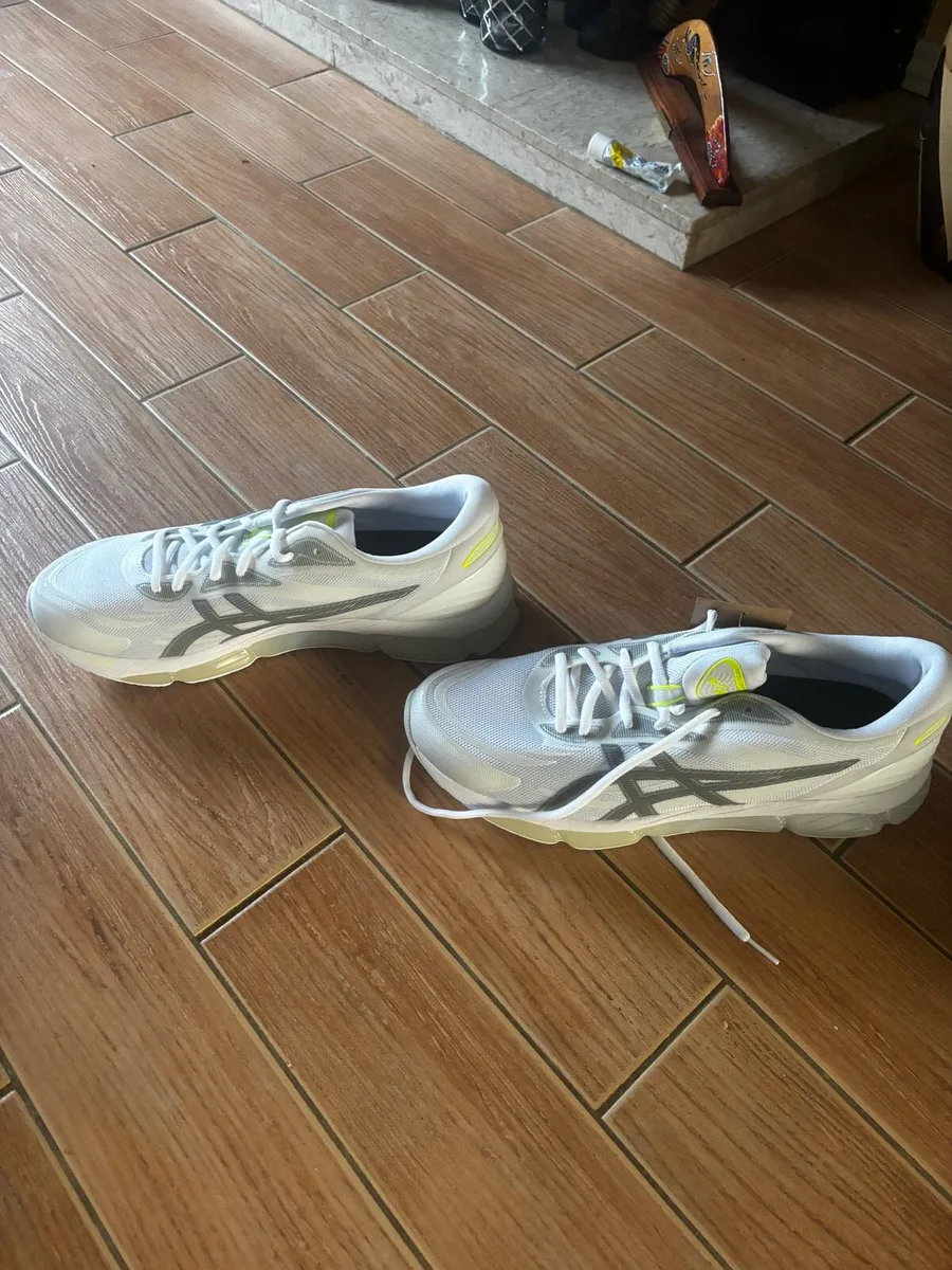 ASICS runner size 12 - Image 3