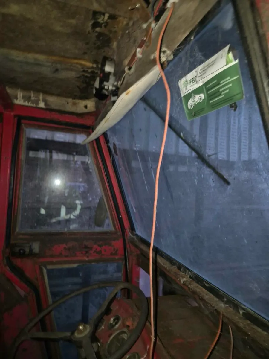 Masses Ferguson 135 - Image 3